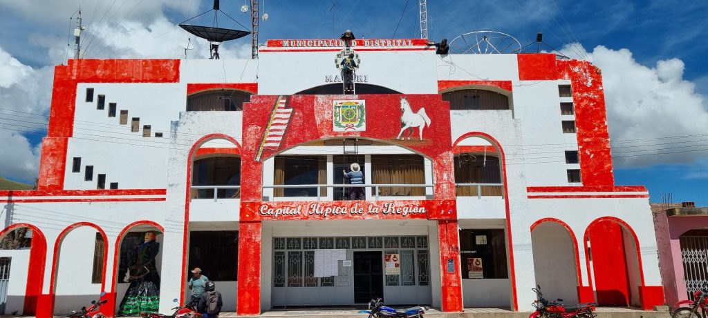 installation sur la mairie de Macari